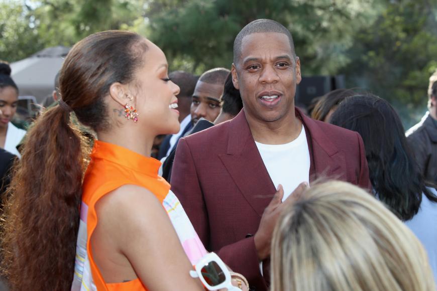Einen Tag zuvor amüsierte sich Rihanna mit Jay Z bei dessen Roc Nation Pre-Grammy Brunch.
