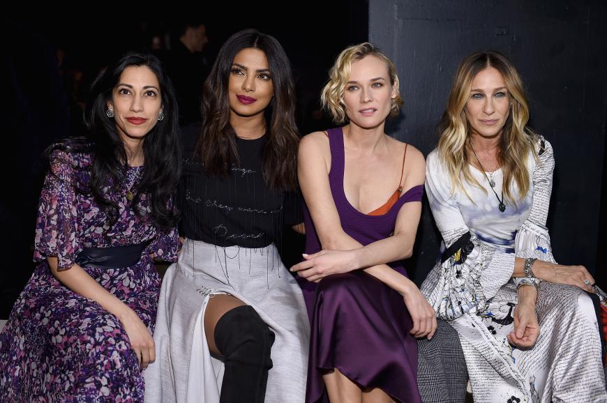 Huma Abedin, Priyanka Chopra, Diane Kruger und Sarah Jessica Parker nahmen in der Front Row bei Prabal Gurung platz.
