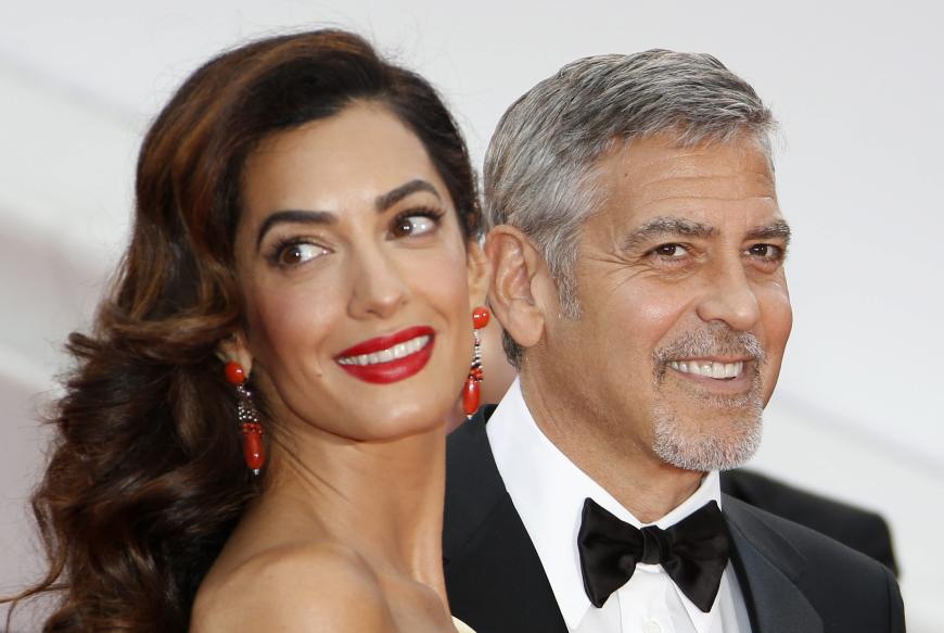 George Clooney und Amal können sich gleich doppelt freuen: Die beiden erwarten Zwillinge.