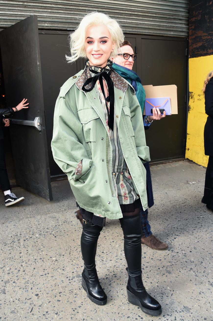 Katy Perry schaute gut gelaunt bei Marc Jacobs vorbei.