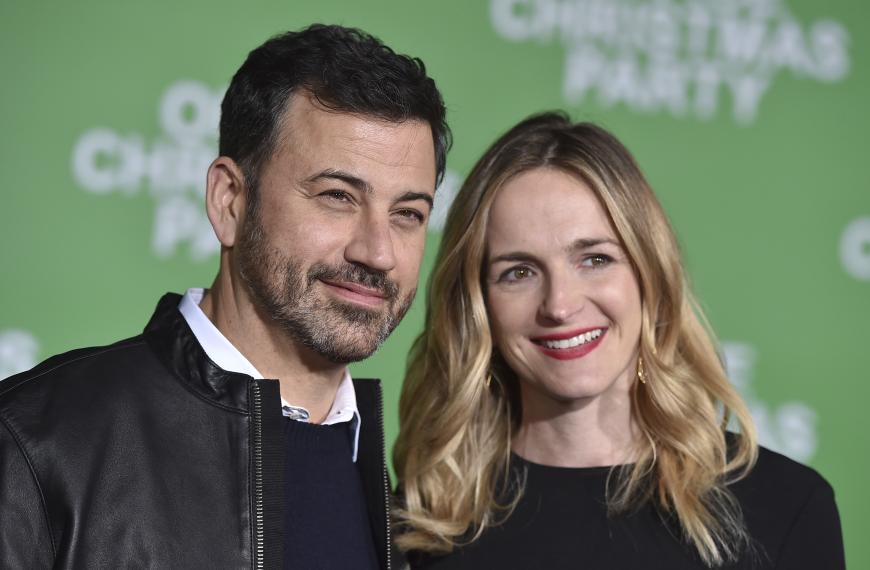 Der Late-Night-Show Gastgeber Jimmy Kimmel erwartet nicht nur sein zweites Kind mit Ehefrau Molly McNearney, sondern wird auch die diesjährigen Oscars moderieren.