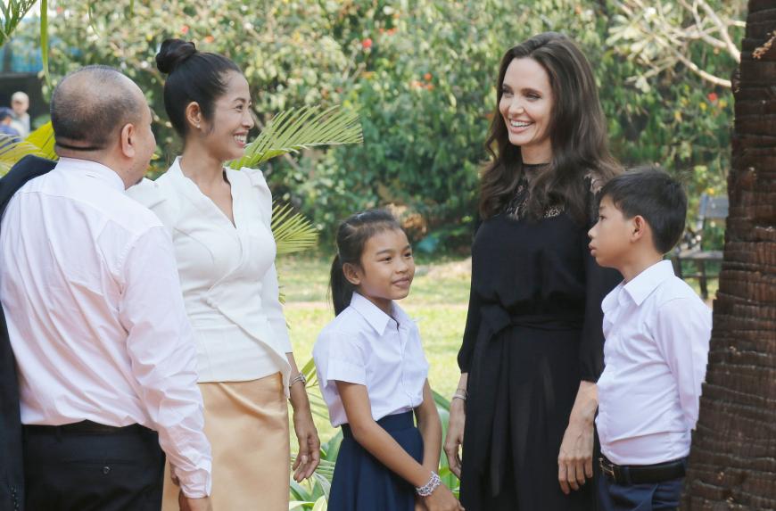 Gelöst und happy: Angelina Jolie am Wochenende in Kambodscha