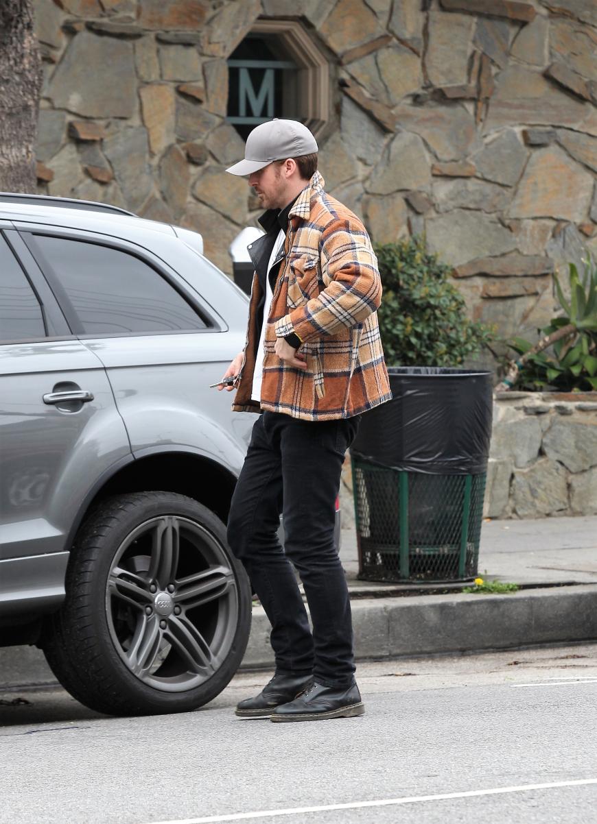 Ryan Gosling undercover in Los Feliz.
