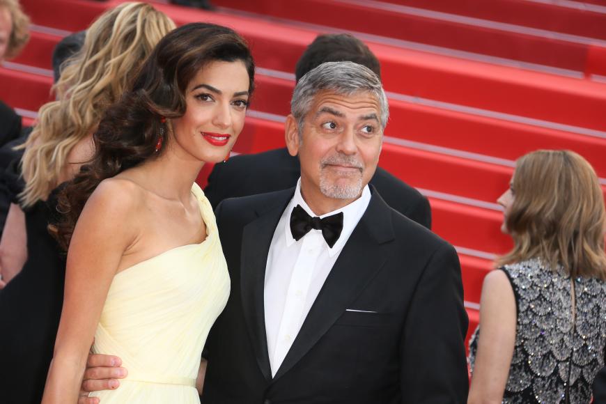 Uh-oh, Schwiegermama ist nicht weit! Amal Clooney möchte ihre Mutter angeblich nah bei sich haben.