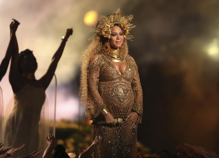 Bei den Grammys 2017 stand Beyoncé noch mit runder Babykugel auf der Bühne. Doch ihren Auftritt beim Coachella Festival musste die Sängerin jetzt absagen.