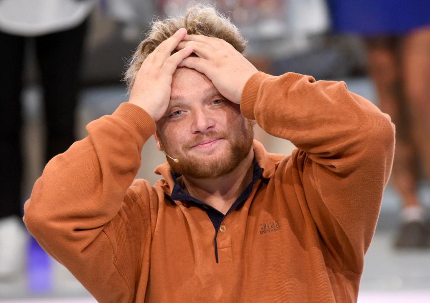 Menowin Fröhlichs Schock-Geständnis: Im vergangenen Jahr unternahm der EX-DSDS-Finalist einen Selbstmordversuch.