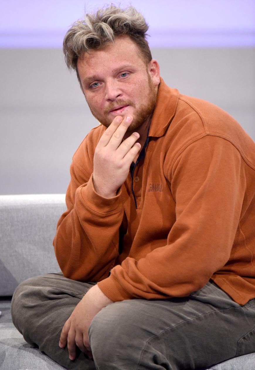 Skandal-DSDS-Kandidat Menowin Fröhlich muss schon wieder ins Gefängnis. Im Interview mit der