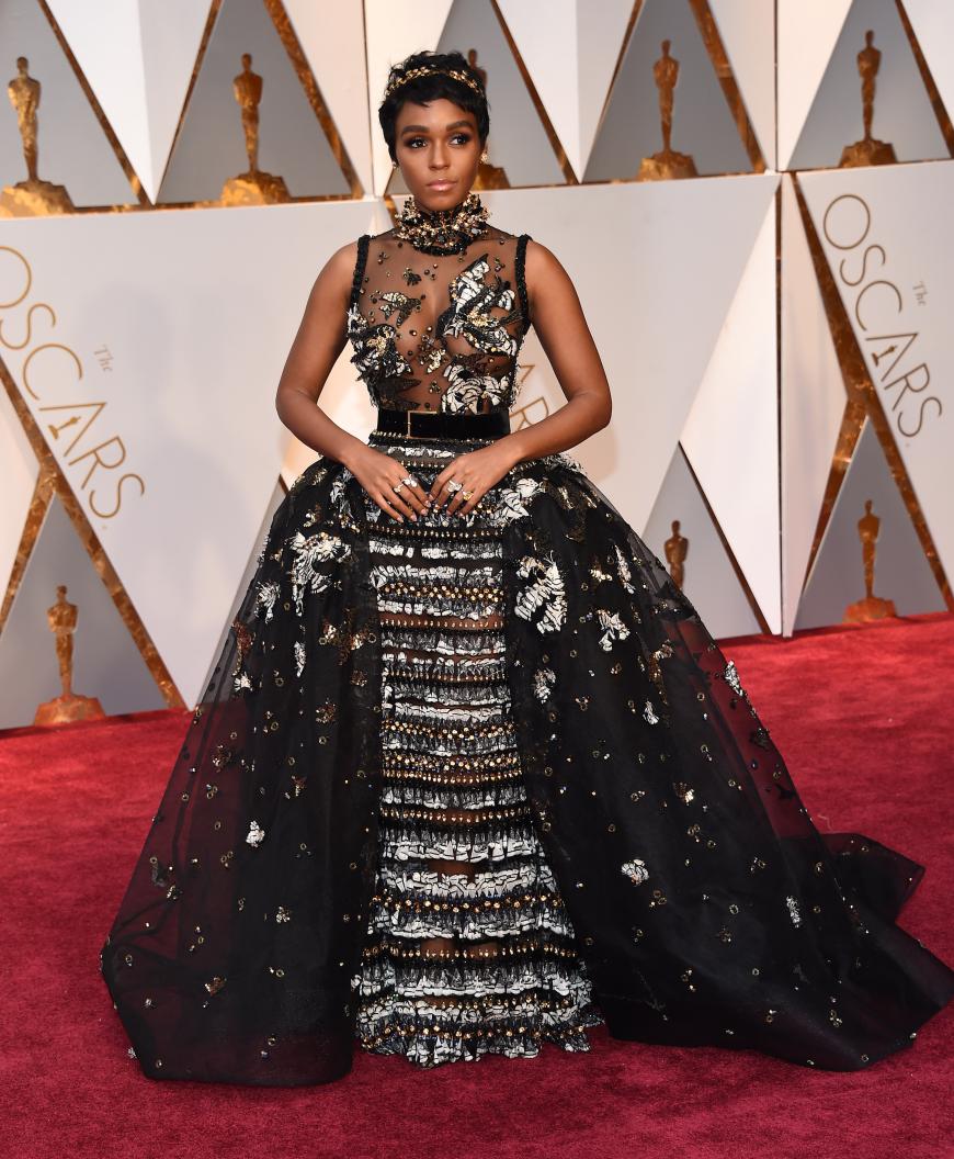 Janelle Monae kennt zwar nicht jeder, aber ihr Kleid von Elie Saab bei den Oscars 2017 dürfte ihren Bekanntheitsstatus deutlich gesteigert haben. Top!