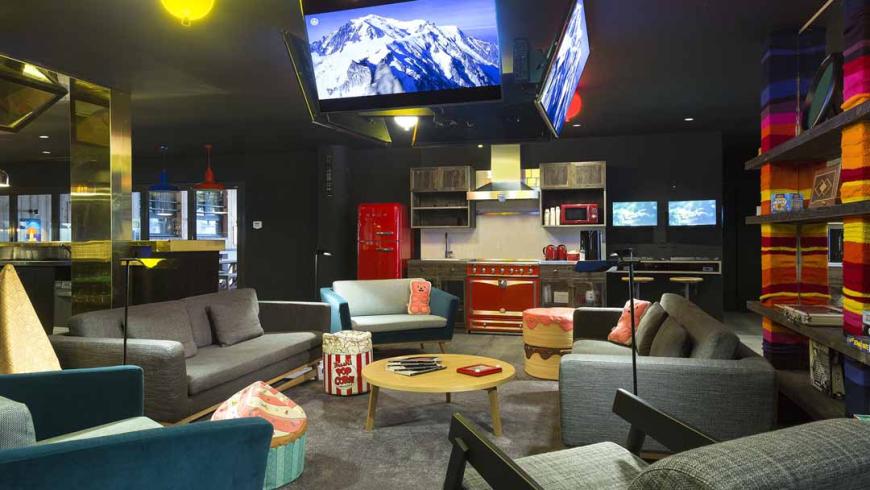 Im RockyPop Hotel trifft Pop Art ...