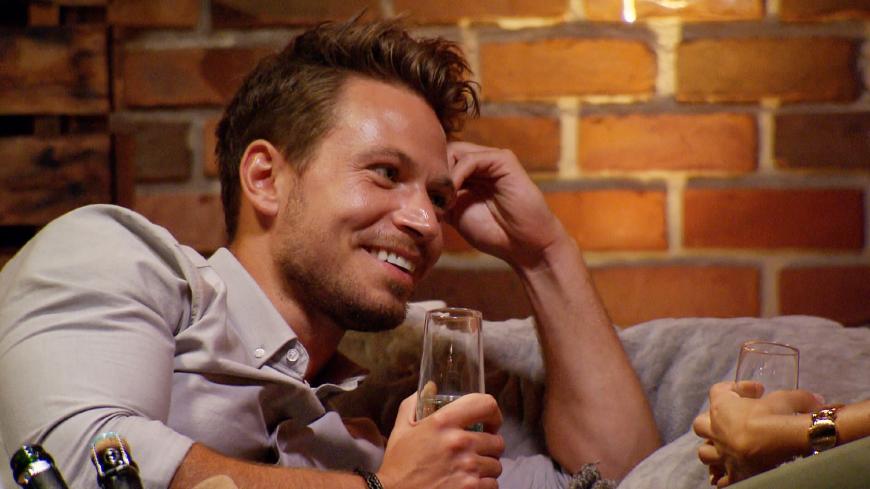 Tiefer Blickkontakt und heiße Flirterei: Täuscht Sebastian Pannek alles nur vor, um bekannt zu werden?