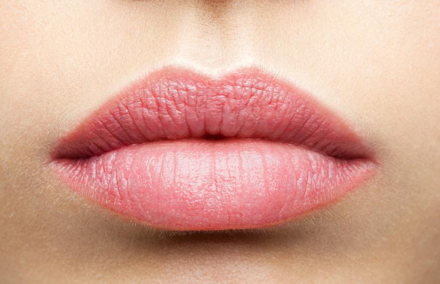 Einen tollen Schmollmund wünschen wir uns doch alle - und tatsächlich soll Wasabi ein echter Insider-Tipp sein, um Lippen fülliger wirken zu lassen.