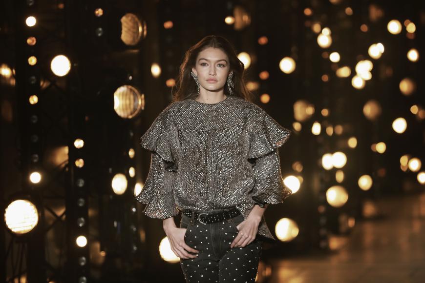 In vielen Kommentaren heißt es, Gigi sei für das die Vogue Arabia ungeeignet, trotz ihrer palästinensischen Herkunft.