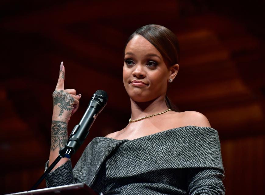 Achtung, achtung, das Chamäleon Rihanna sieht schon wieder ganz anders aus!