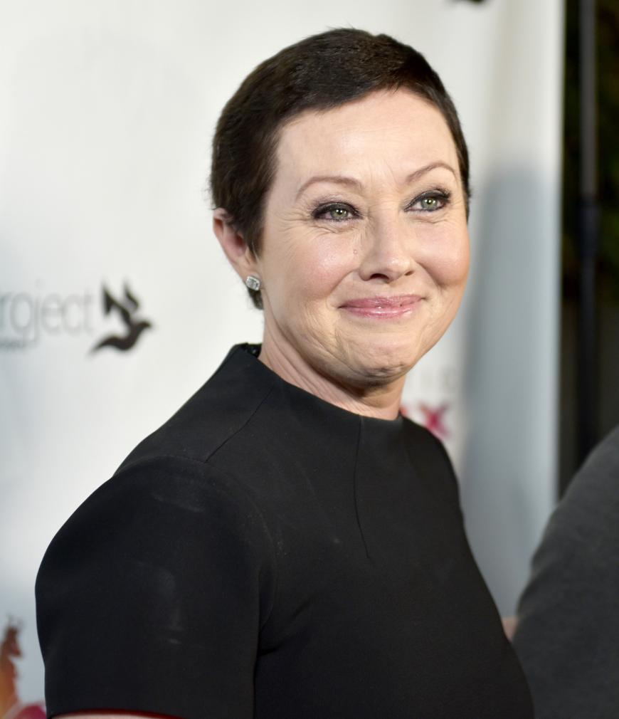 Shannen Doherty kann wieder lachen. Schwere Monate mit Bestrahlung und Chemotherapie liegen hinter ihr.