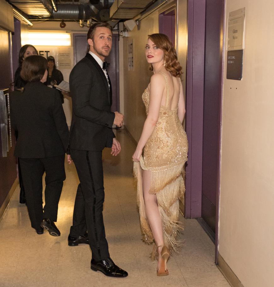 Er wirkt ein wenig ertappt ... Ryan Gosling und Emma Stone bei den Oscars 2017.