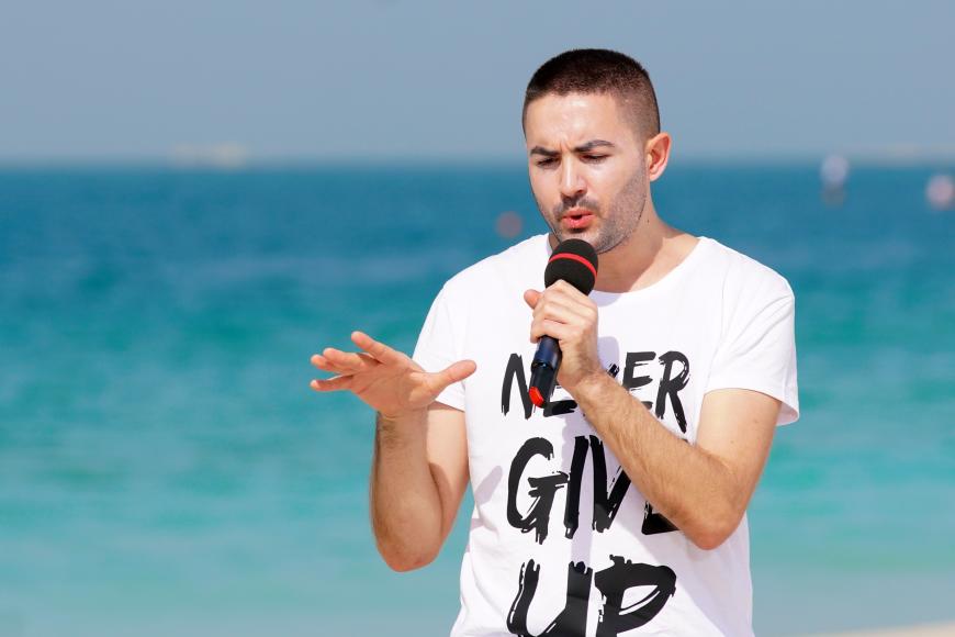 Juhuu! DSDS-Dauerkandidat Menderes Bagci ist im Racall. Jetzt muss er die Jury mit einem deutschen Song überzeugen.