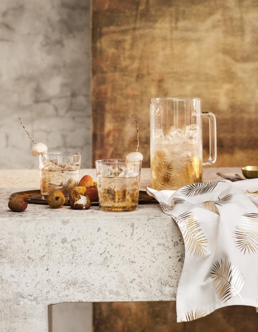 Wie schön wir unsere selbstgemachten sommerlichen Drinks in diesem Jahr genießen können!