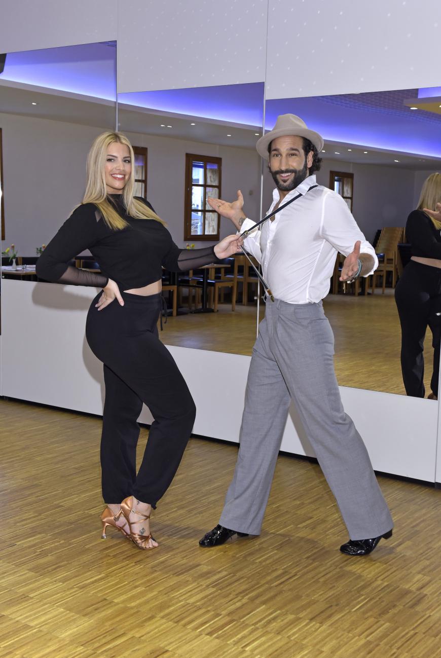 Angelina Kirsch trainiert fleißig für die Tanz-Show!