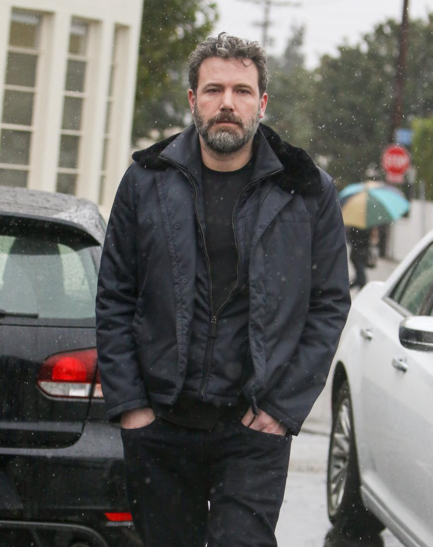 In den letzten Wochen sah Ben Affleck häufig müde und aufgequollen aus - nun machte der Schauspieler seine Alkoholsucht öffentlich.