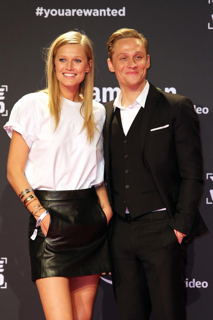 Toni Garrn und Matthias Schweighöfer bei der Premiere der neuen Amazon-Serie