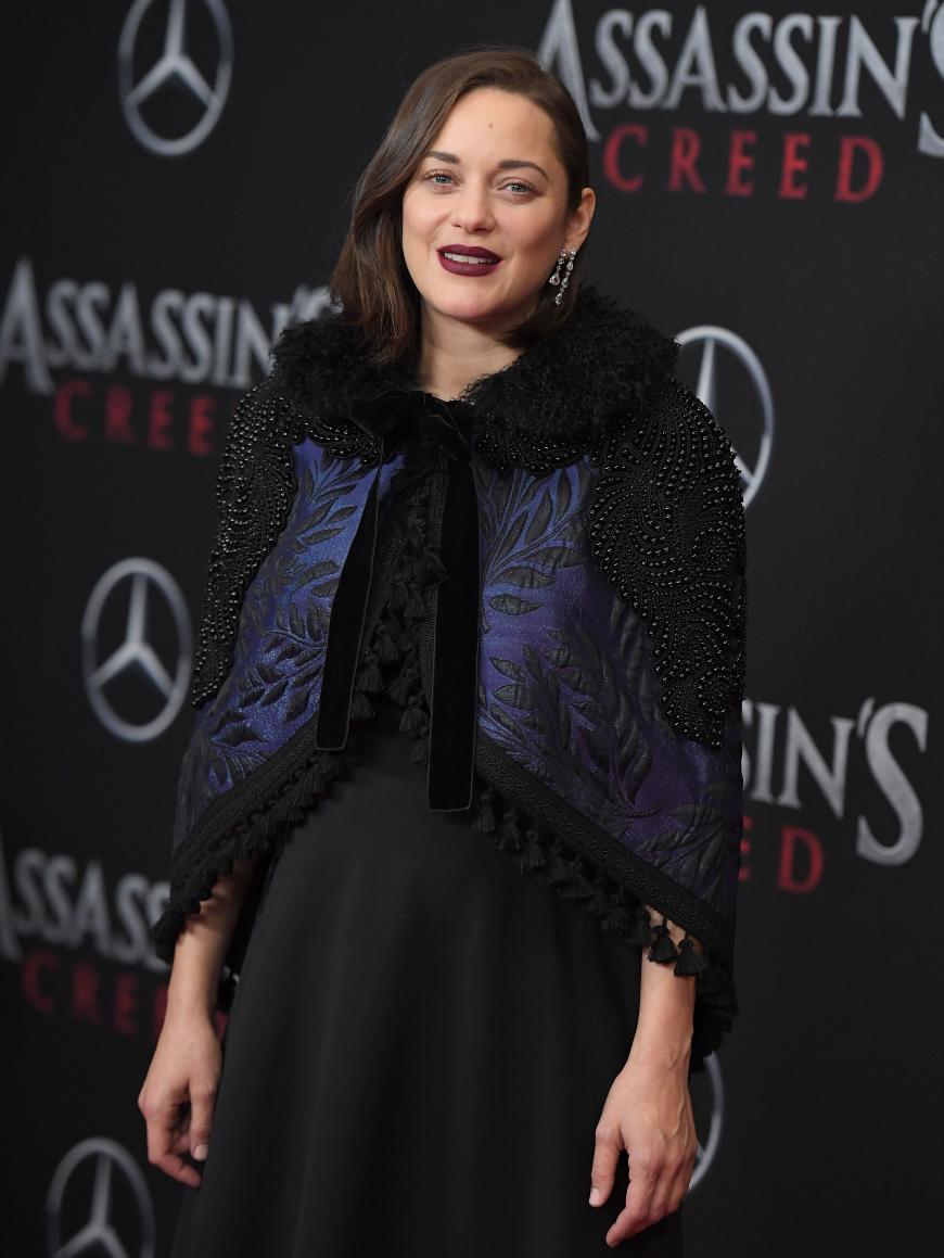 Im Dezember 2016 zeigte sich Marion Cotillard noch mit süßem Babybauch.