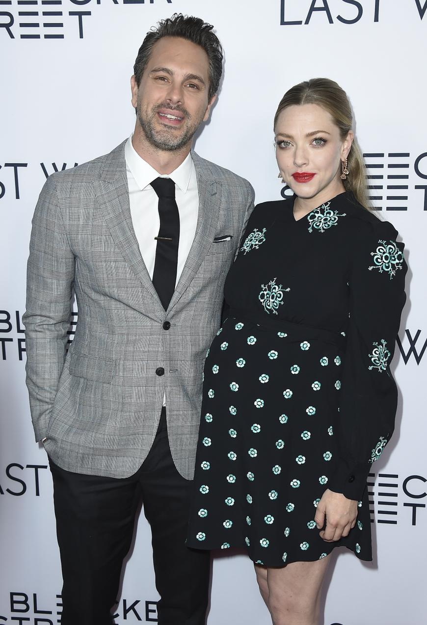 Liebe im Eiltempo: Nach nur einem Jahr Beziehung haben Thomas Sadoski und Amanda Seyfried geheiratet. Das Schauspieler-Paar erwartet außerdem das erste, gemeinsame Kind.