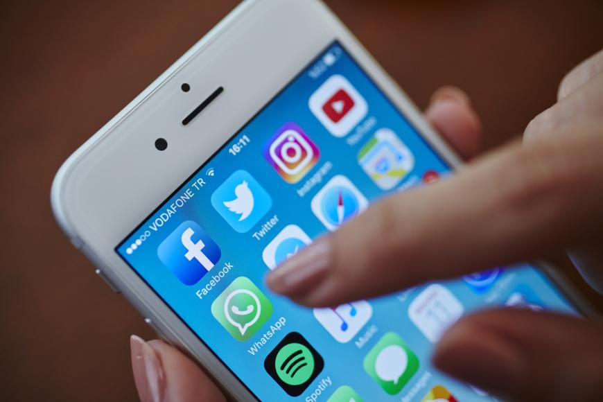 Das WhatsApp-Update 2.17.10 bringt den alten Text-Status zurück - und so funktioniert's! >>>