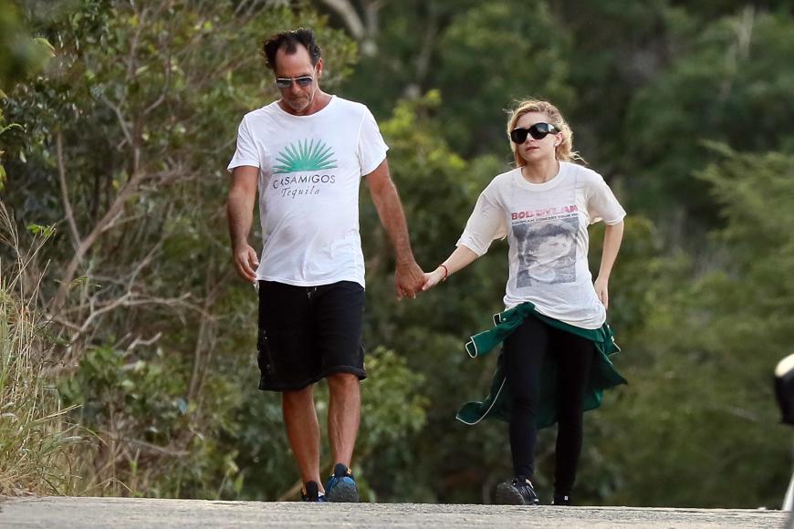 Ashley Olsen soll sich von ihrem fast doppelt so alten Lover Richard Sachs getrennt.
