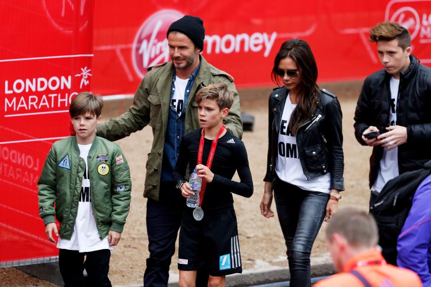 Happy Family: Cruz, David, Victoria und Brookly Beckham unterstützen Romeo bei einem Junior Marathon.