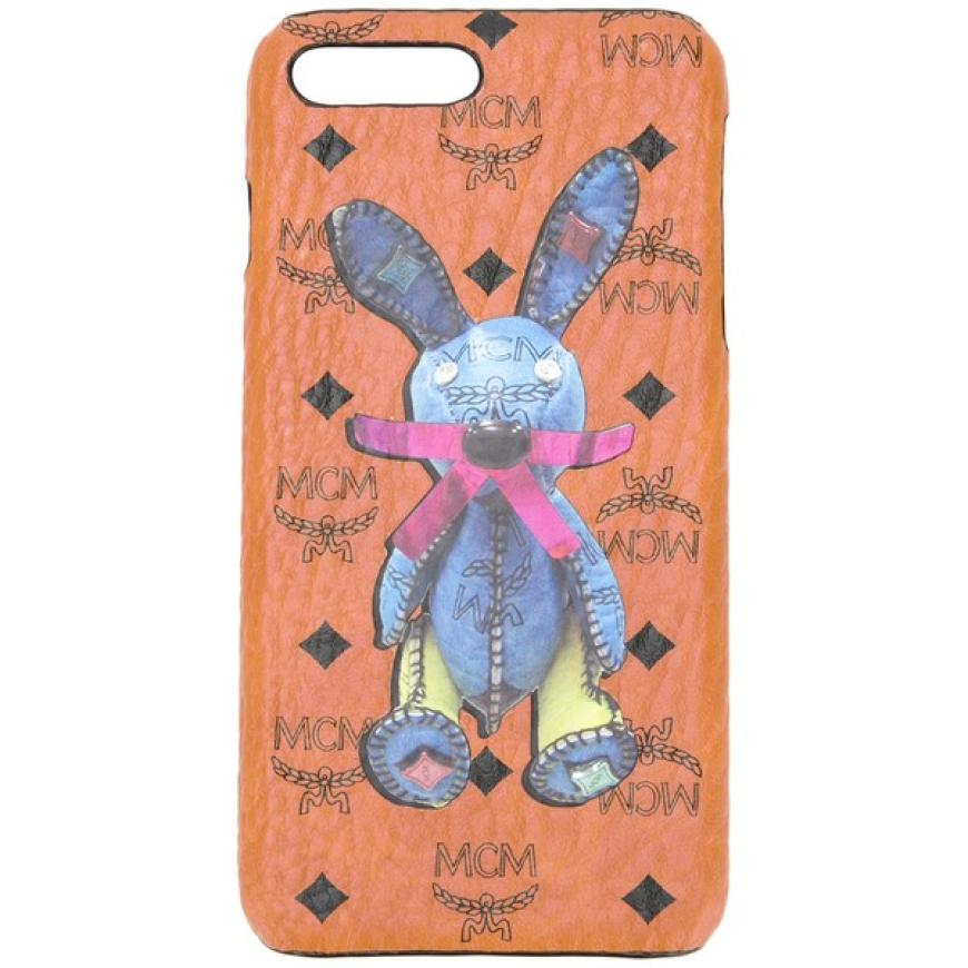 Wer es zu Ostern gern ein bisschen dekadenter möchte, schenkt sich vielleicht selbst diese coole Handyhülle von MCM? iPhone 6 Plus, 125€, bei Farfetch.