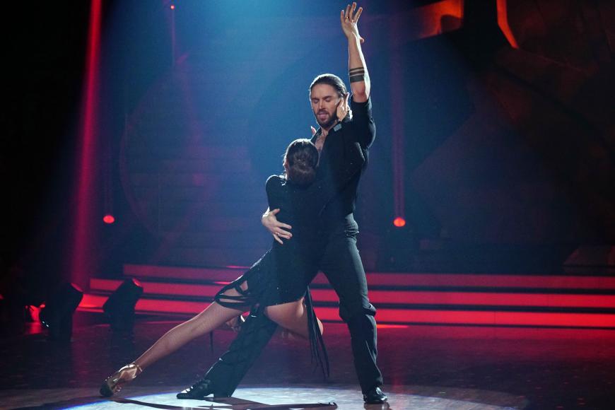 Und auch Gil Ofarim und Ekaterina Leonova begeisterten die Jury mit ihrem heißen Tango. Das Duo erntete zum dritten Mal in Folge 30 Punkte.