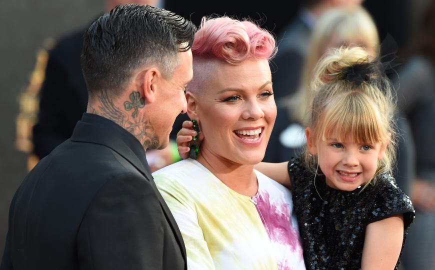 Happy Family: Sängerin Pink teilt auf Instagram gerne Schanppschüsse ihrer Liebsten: Ehemann Carey Hart, Tochter Willow Sage und Sohn Jameson Moon.