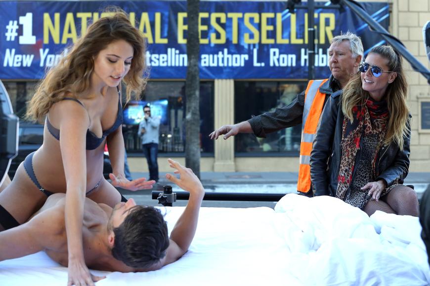 In der aktuellen Staffel sorgte das Männershooting bei den GNTM-Kandidatinnen für Aufregung!