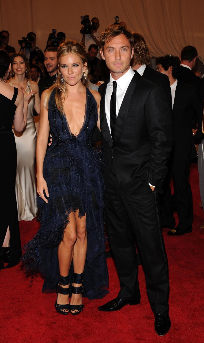 Sienna Miller und Exfreund Jude Law bei der Met Gala 2010