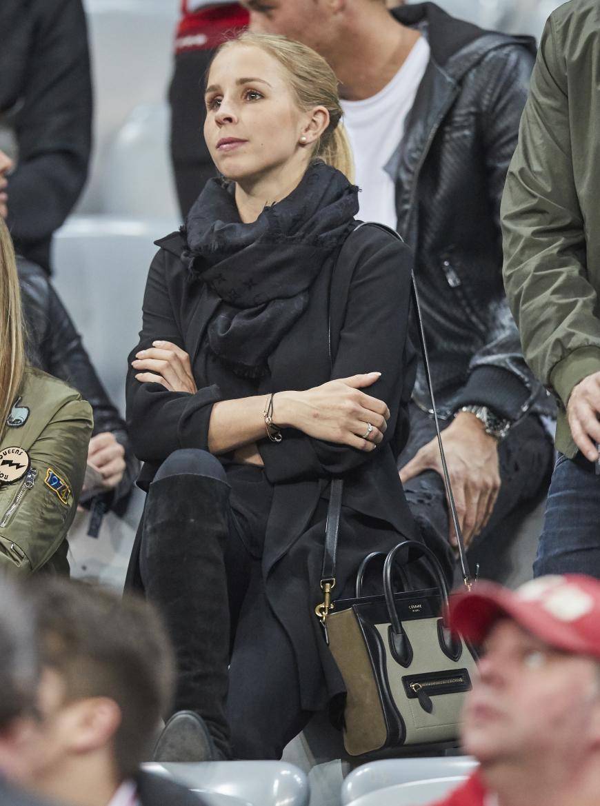Nina Wess steht hinter dem Bayern-Star, genau wie sein Verein.