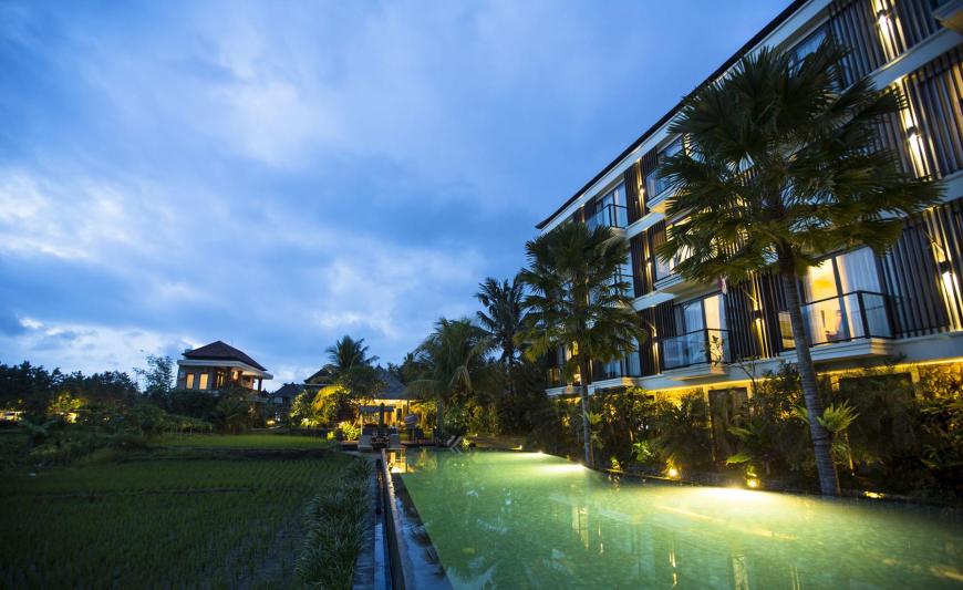 Wohne umgeben von der üppigen Dschungelwelt und den satt-grünen Reisterrassen von Ubud.