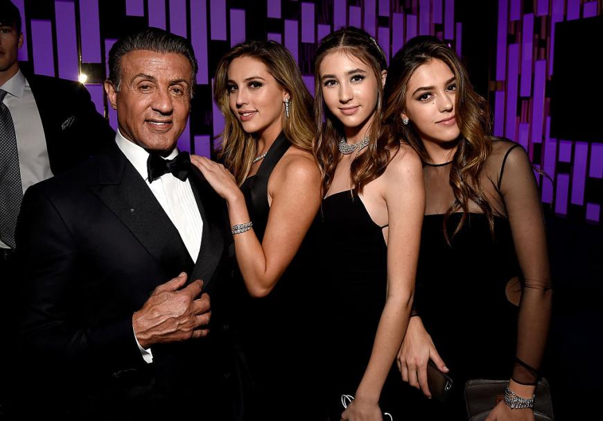 Scarlet Rose Stallone, Sophia Rose Stallone und Sistine Rose Stallone starten jetzt als Models durch.