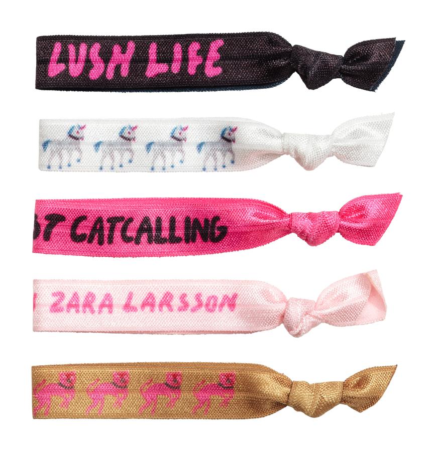 Zara Larsson hat an alles gedacht, selbst an Haarbänder mit Einhörnern und Katzen für nur 4€!