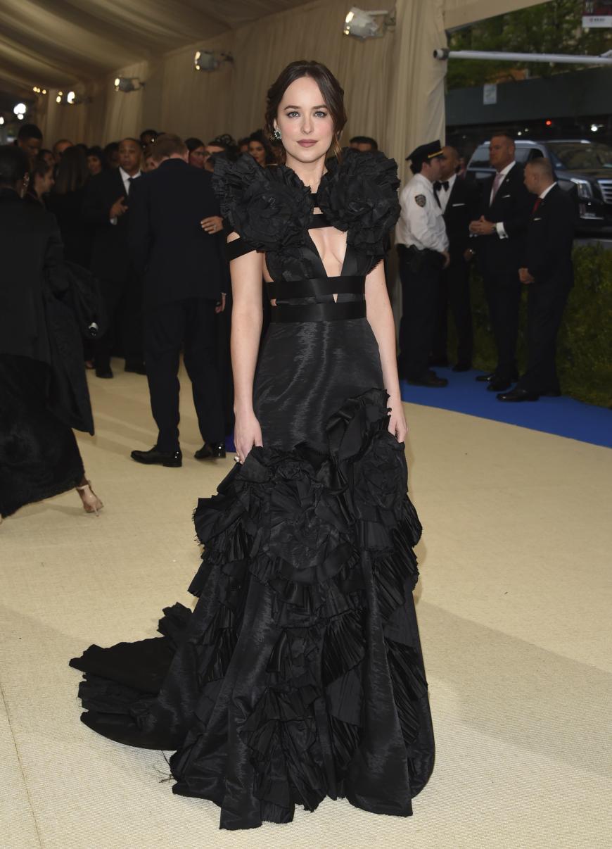 Fifty Shades of Black - Schauspielerin Dakota Johnson, 27, in einem Gucci-Dress.
