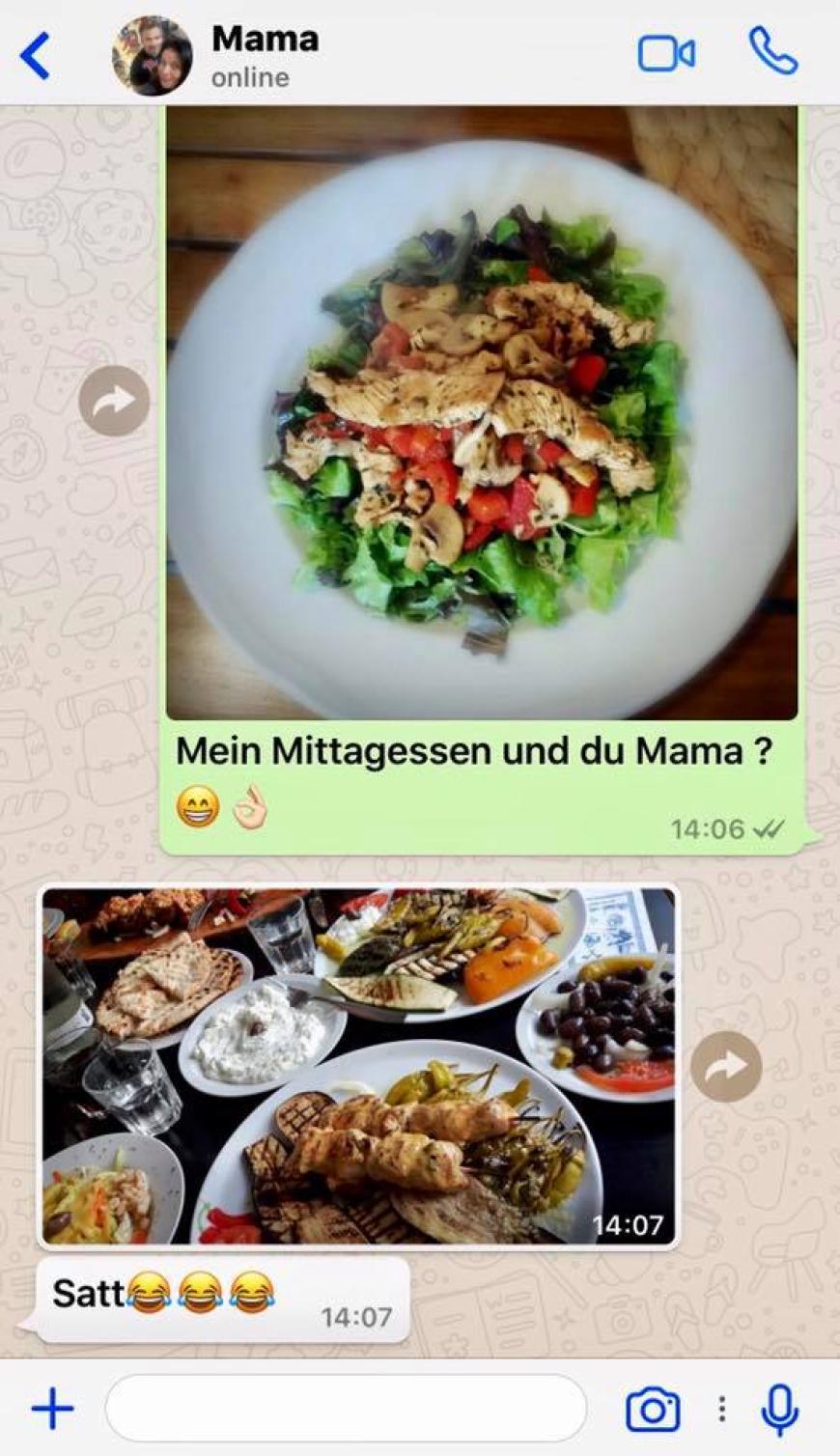 Während andere Familienmitglieder schlemmen, achtet Daniela auf eine gesunde Ernährung und hält sich strickt an ihren kalorienarmen Ernährungsplan.