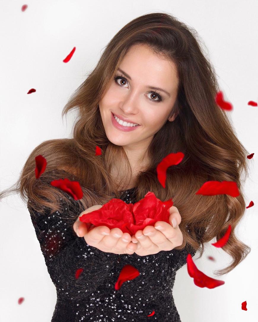 Mit ihrem strahlenden Lächeln bringt Bachelorette Alisa so manches Männer-Herz zum Schmelzen. 