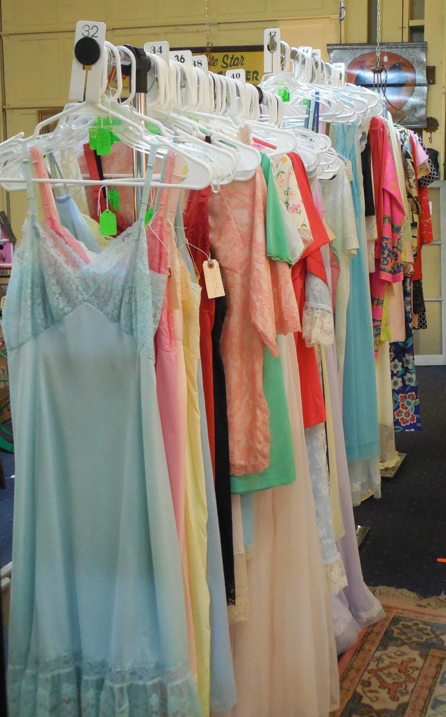 Lingerie wird 2017 drüber getragen.