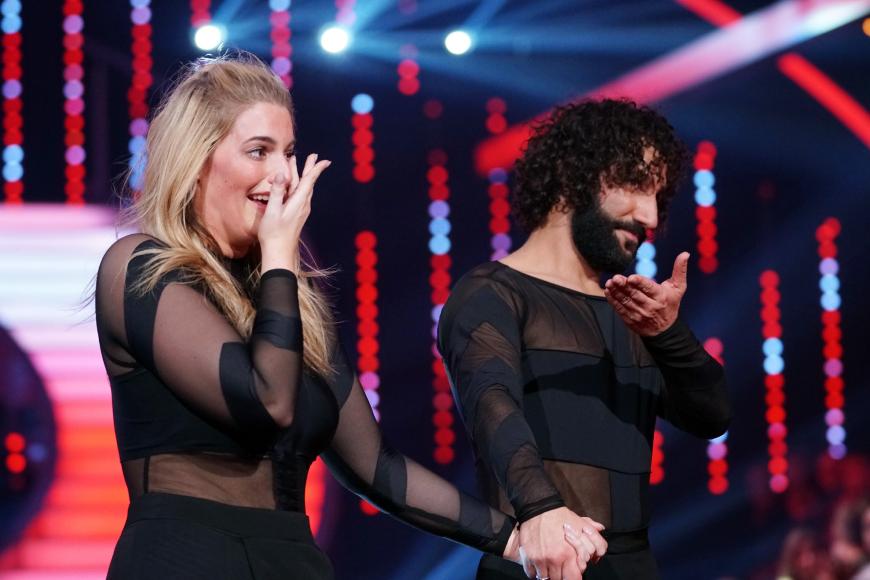 Große Emotionen bei Angelina Kirsch. Nach ihrem Contemporary brach das Curvy Model in Tränen aus.