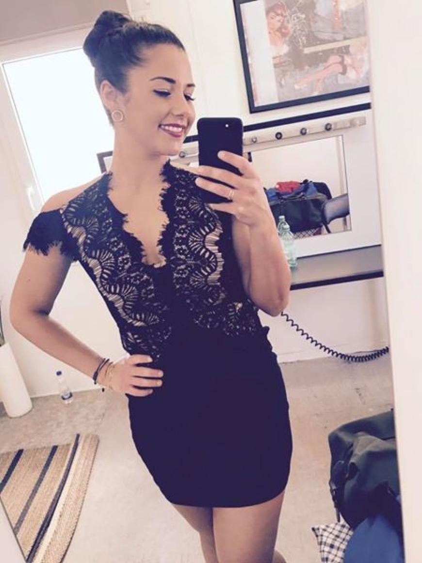 Wenige Stunden später präsentiert sich Sarah Lombardi wie aus dem Ei gepellt. Ob das Foto wirklich vom selben Tag stammt? Die Fans haben Zweifel.