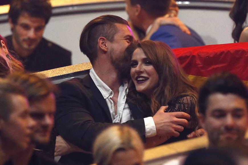 Auch ohne Ticket ins Finale hat Jana Burčeska wegen ihrer Verlobung einen wundervollen Abend
