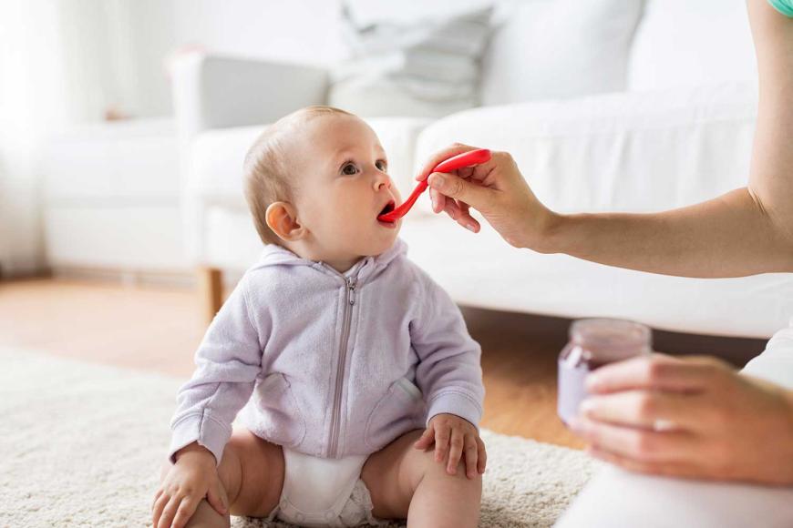 In Belgien müssen sich Eltern vor Gericht verantworten, die ihr Baby falsch ernährten: Sie fütterten den kleinen Lucas mit Superfood, der an Unterernährung starb (Symbolbild). 