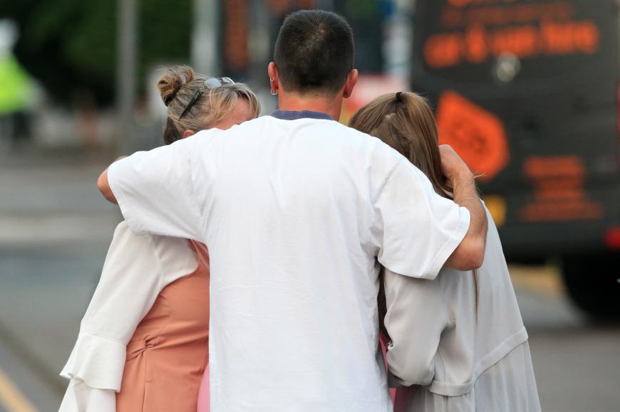 Eine Familie gibt sich gegenseitig Halt.