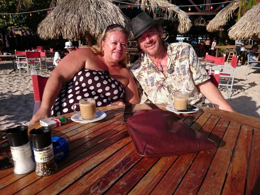 Schon gescheitert? Peter und Susann Kleuters müssen auf Curacau Papayas verkaufen.