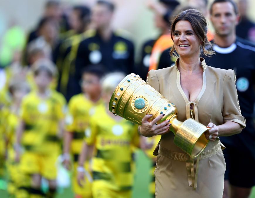 "Sei die Macht mit ihr" – Kati Witt weckte wohl auf mehreren Ebenen Sympathien bei den Fußball-Fans!