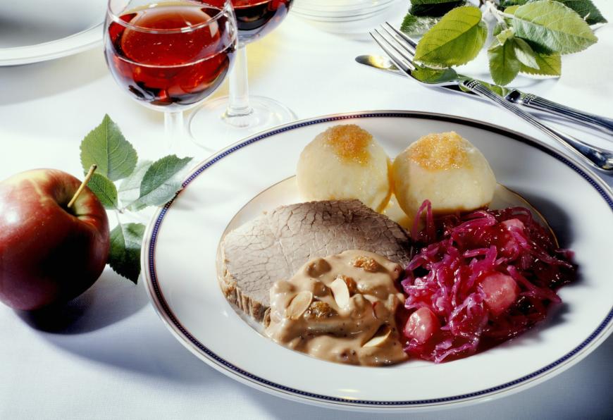 Gehört zu den vielen rheinisch-westfälischen Küchenklassikern mit überregionalem Ruf: Der Sauerbraten.